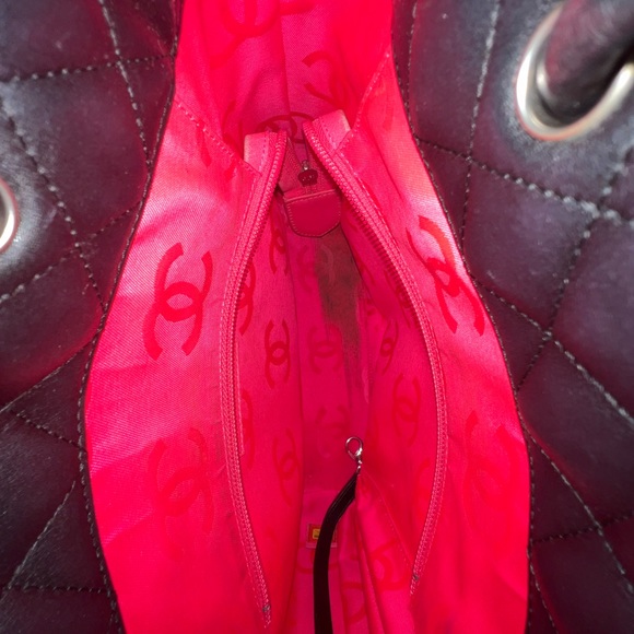 Chanel CC quilted tote with bright pink lining- RARE - Picture 9 of 11